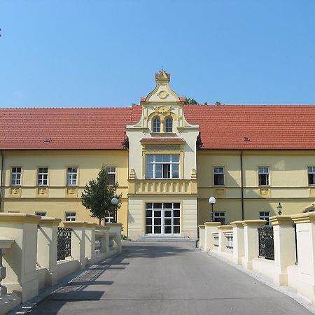 Junges Hotel Tulln Tulln An Der Donau Exterior foto